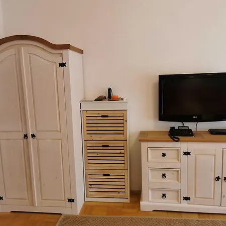 Daire Ferienwohnung Gruene Oase *